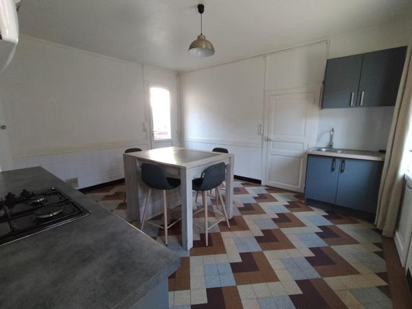 À vendre - Maison, 5 pièces située à Montval-sur-Loir (72500)