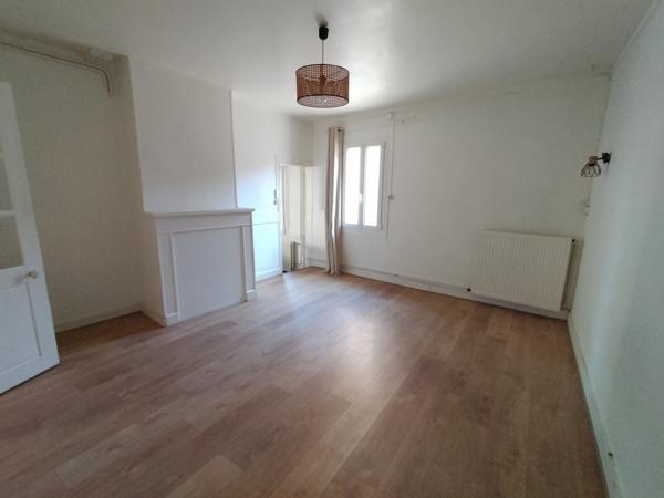 À vendre - Maison, 5 pièces située à Montval-sur-Loir (72500)