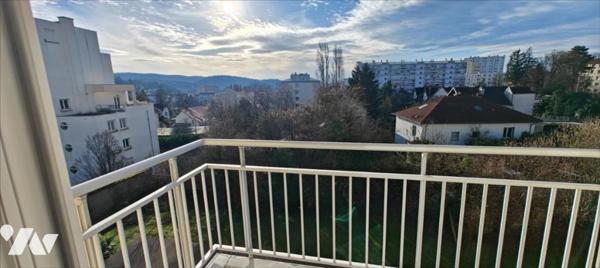 Besançon, Chaprais T5 de 100 m² dans immeuble sécurisé.