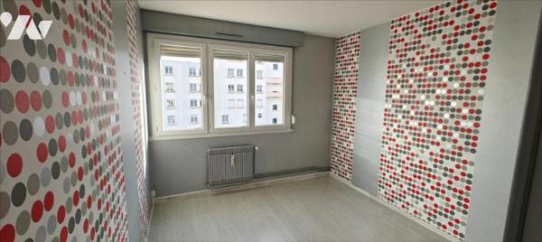 Besançon, Chaprais T5 de 100 m² dans immeuble sécurisé.