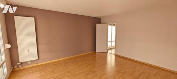 Besançon, Chaprais T5 de 100 m² dans immeuble sécurisé.