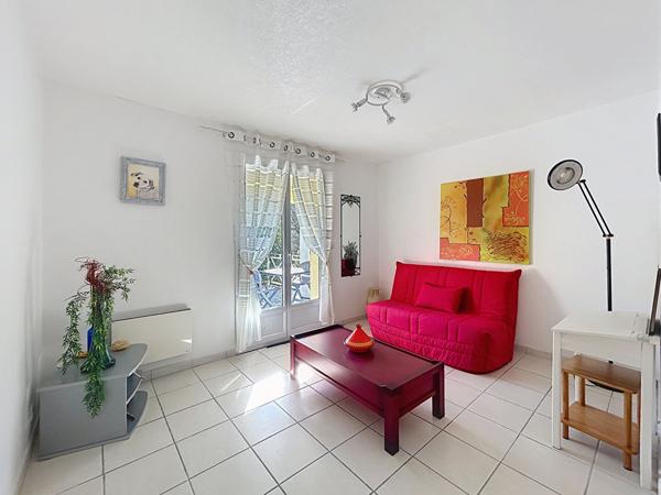 Maison, Bagnols en Forêt - 4 Chambres, Piscine et Garages !