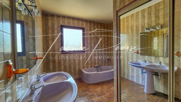 Tonnay-Charente (17430) Maison à rénover 186m2 6 pièces