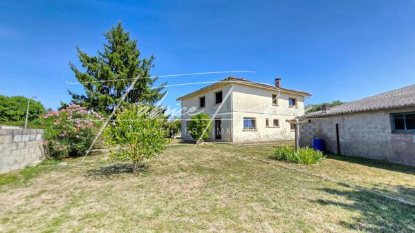 Tonnay-Charente (17430) Maison à rénover 186m2 6 pièces