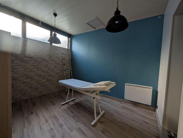 Local mixte (Pro/Hab) à vendre à Landivisiau dans le Finistère (29400), ref : 4125