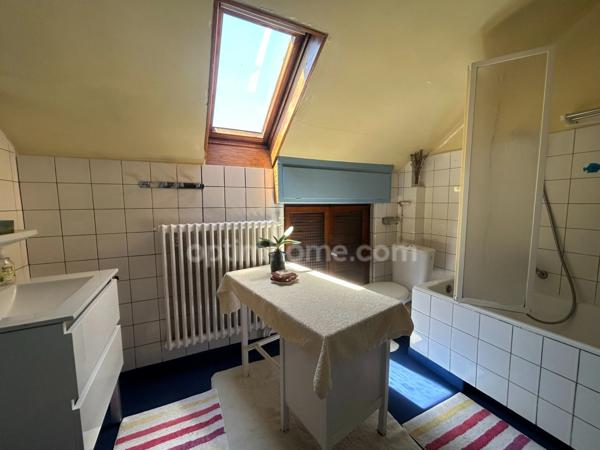 HOCHSTATT, quartier résidentiel, Maison de caractère à rénover, 155m², 3chambres, sous-sol, dépendance, terrain de 15ares. Beaucoup de potentiel!