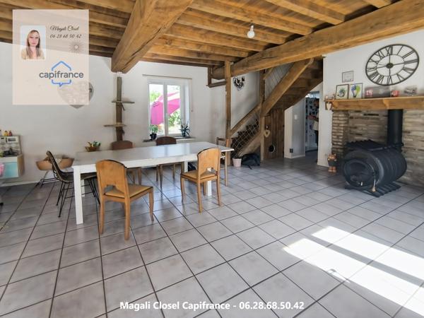 Bel ensemble immobilier de caractère sur près de 3 hectares. Maison, dépendances et Boxs à chevaux