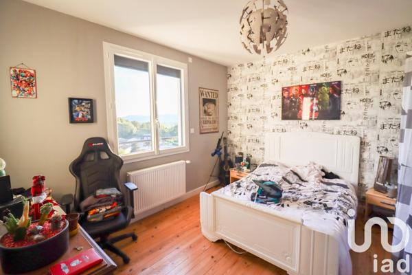 Maison traditionnelle 7 pièces de 152 m² à Lanobre (15270)