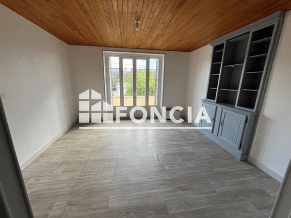 Location Appartement 3 pièces 38.1 m² - 18 AVENUE KENNEDY Baume Les Dames 25110