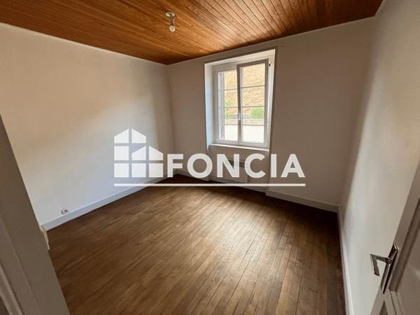 Location Appartement 3 pièces 38.1 m² - 18 AVENUE KENNEDY Baume Les Dames 25110