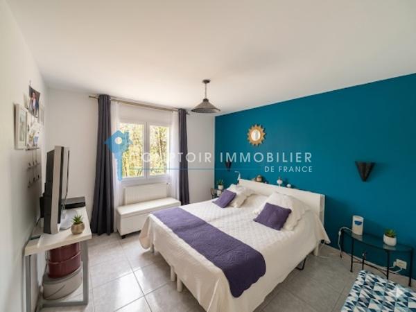 Maison
                                                                                                                                                                                                                                                                                                                        5 pièce(s)                                                                                                                                                                                                          3 chambre(s)                                                                                                                                                                                                          147  m²