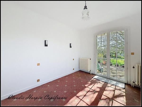 Maison à vendre 8 pièces (79) CHATILLON-SUR-THOUET - 219 m² hab 4 à 6 ch - terrain environ 2500 m²