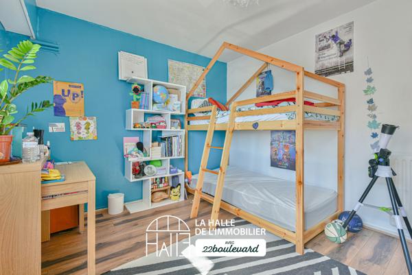 Appartement
         5 pièces
        - 112 m² 194 900 € *