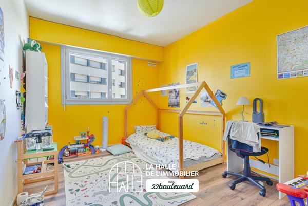 Appartement
         5 pièces
        - 112 m² 194 900 € *