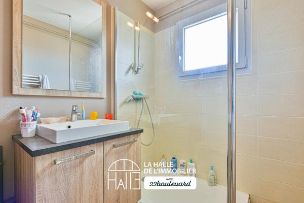 Appartement
         5 pièces
        - 112 m² 194 900 € *