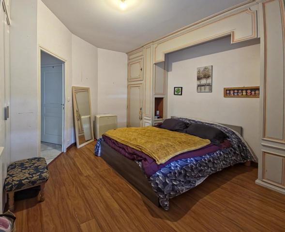 Immeuble mixte centre-bourg – murs commerciaux + logement