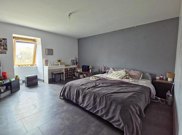 Immeuble mixte centre-bourg – murs commerciaux + logement