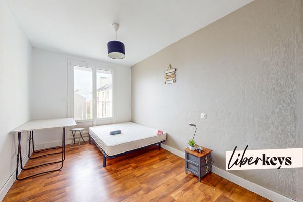 Appartement 4 chambres avec balcon 