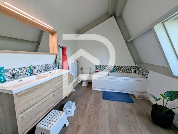 Maison 9 pièces 215 m2
