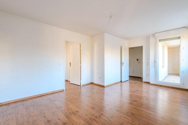 Appartement type 2 avec terrasse et parking
