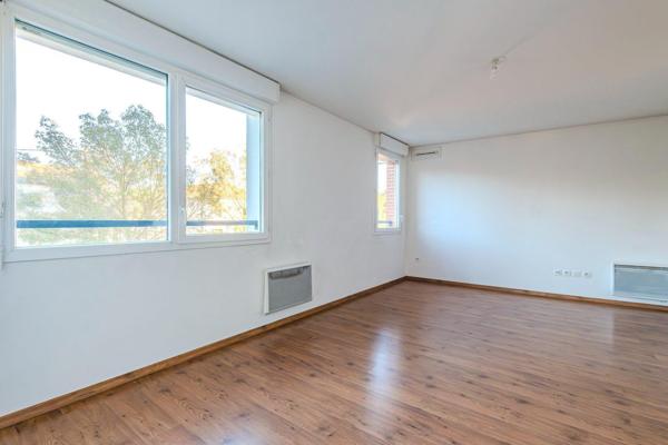 Appartement type 2 avec terrasse et parking