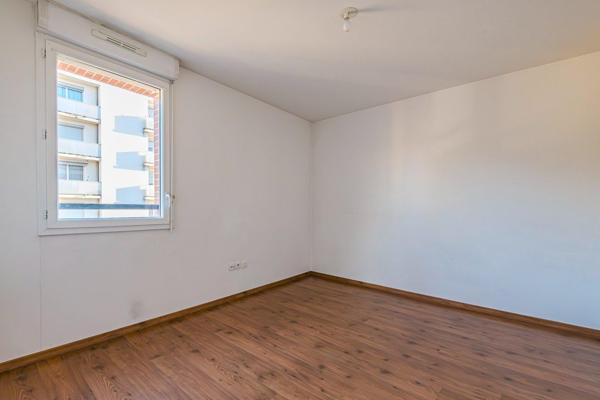 Appartement type 2 avec terrasse et parking