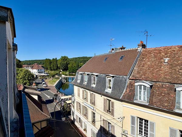 Appartement à vendre au centre ville de L'Isle Adam - 4 pièces avec garage fermé