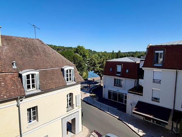 Appartement à vendre au centre ville de L'Isle Adam - 4 pièces avec garage fermé