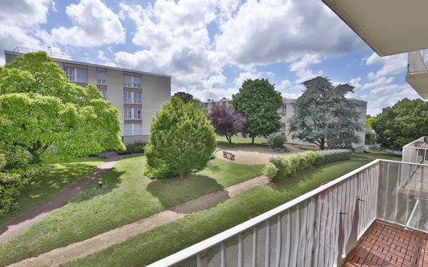 Appartement à vendre    3 pièces • 77 m2 Chambourcy
