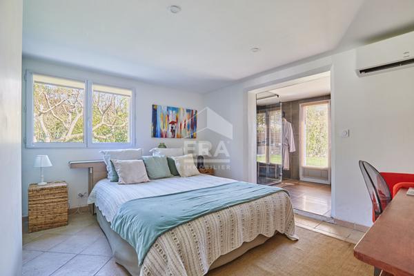 Exclusivité : Belle bâtisse au calme avec piscine secteur recherché SET CLUB/IBS