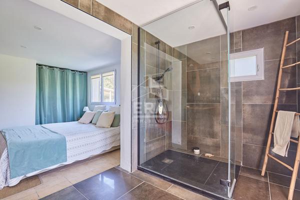 Exclusivité : Belle bâtisse au calme avec piscine secteur recherché SET CLUB/IBS