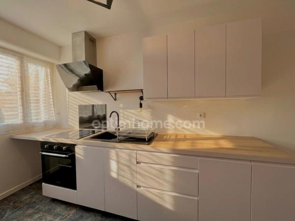 Appartement à vendre 4 pièces 2/3 Chambres LE PLESSIS BOUCHARD (95) place de parking et cave