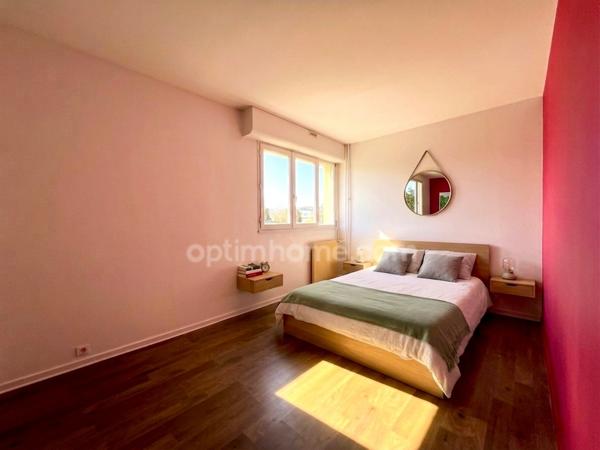 Appartement à vendre 4 pièces 2/3 Chambres LE PLESSIS BOUCHARD (95) place de parking et cave