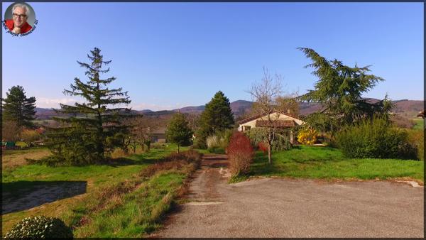 Vernoux-en-Vivarais (07240) Maison familiale avec terrain à deux pas du centre de Vernoux-en-Vivarais