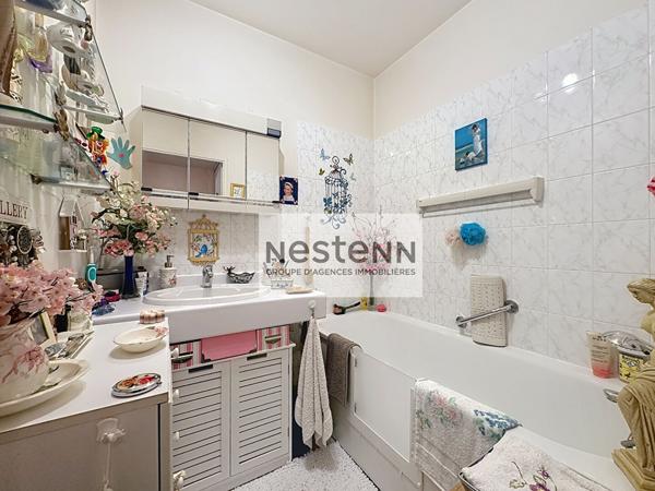 Appartement 2 pièces - Centre-ville - balcon - parking sécurisé.