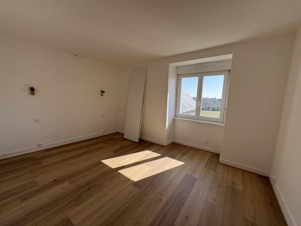 Concarneau- Plages à Vélo & Jardin Privatif Pour Cet Appartement A l’Esprit Vacances & Au Potentiel de 100m²