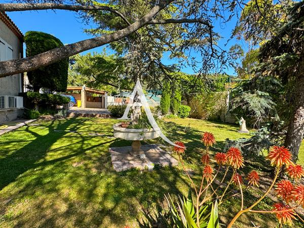 À vendre Villa T4 avec chambres de plain-pied, à deux pas des écoles et commerces 13190 Allauch