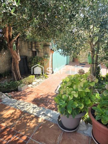 Villa contemporaine sur 2 niveaux avec piscine