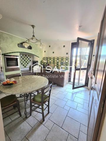 Villa contemporaine sur 2 niveaux avec piscine