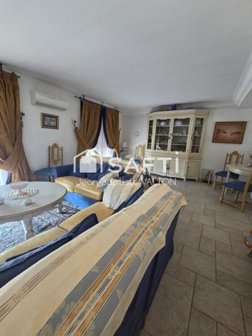 Villa contemporaine sur 2 niveaux avec piscine