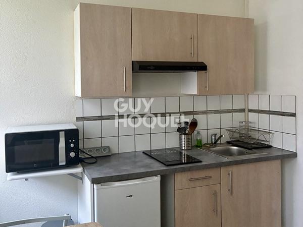 Rue Juiverie : Studio meublé en bon état