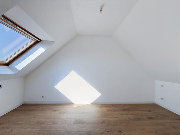 A Louer - APPARTEMENT NON MEUBLE - BECON LES GRANITS