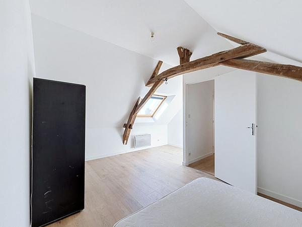 A Louer - APPARTEMENT NON MEUBLE - BECON LES GRANITS