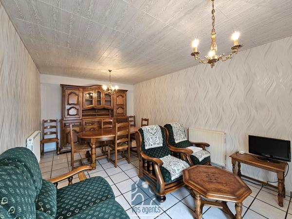 Maison 3 pièces avec garage, cour et grenier