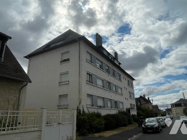 CAEN APPARTEMENT F1 A RENOVER