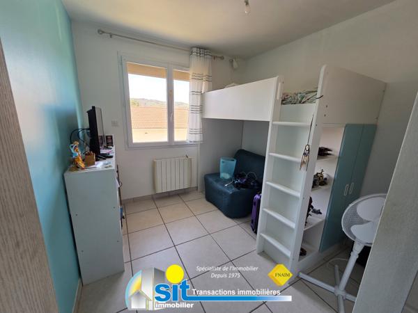 Maison rénovée 124 m² – 4 chambres – Sous-sol complet – Piscine – Sablons