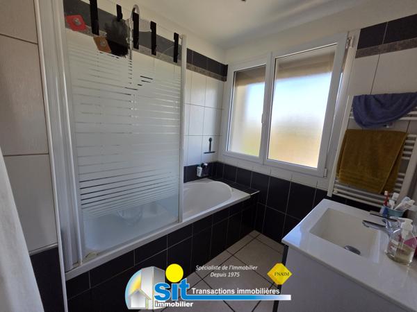 Maison rénovée 124 m² – 4 chambres – Sous-sol complet – Piscine – Sablons