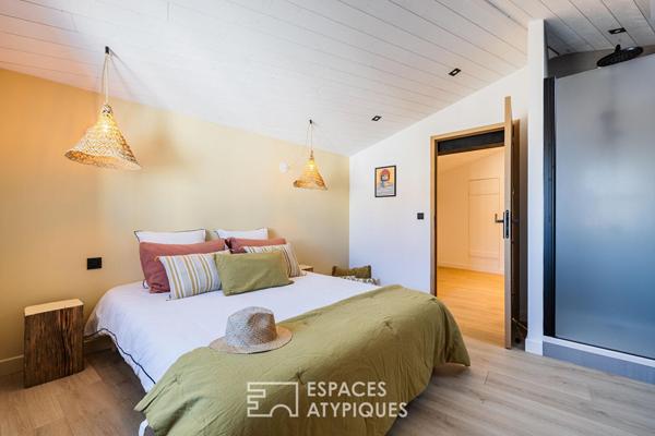 Ancienne épicerie devenue refuge de prestige près de la plage