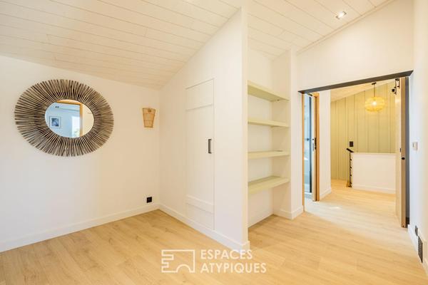 Ancienne épicerie devenue refuge de prestige près de la plage