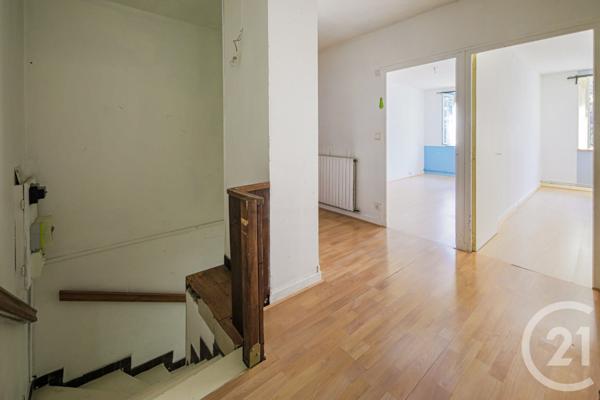 Maison à vendre  18 pièces - 349 m2 CLAIX - 38